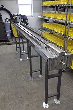 Small Lug feed conveyor